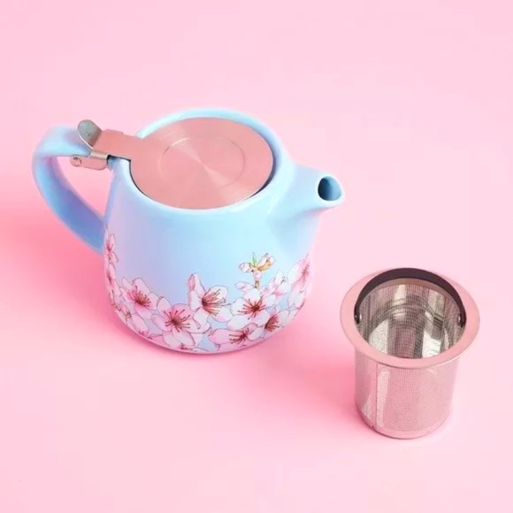alfred tea room Other - Alfred Tea x FabFitFun Limited Edition TeaPot NEW